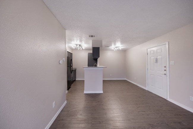 Living Room A2 1BD 1BA-VatSoCo-002.jpg - V at SoCo