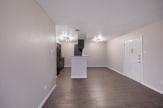Living Room A2 1BD 1BA-VatSoCo-002.jpg - V at SoCo