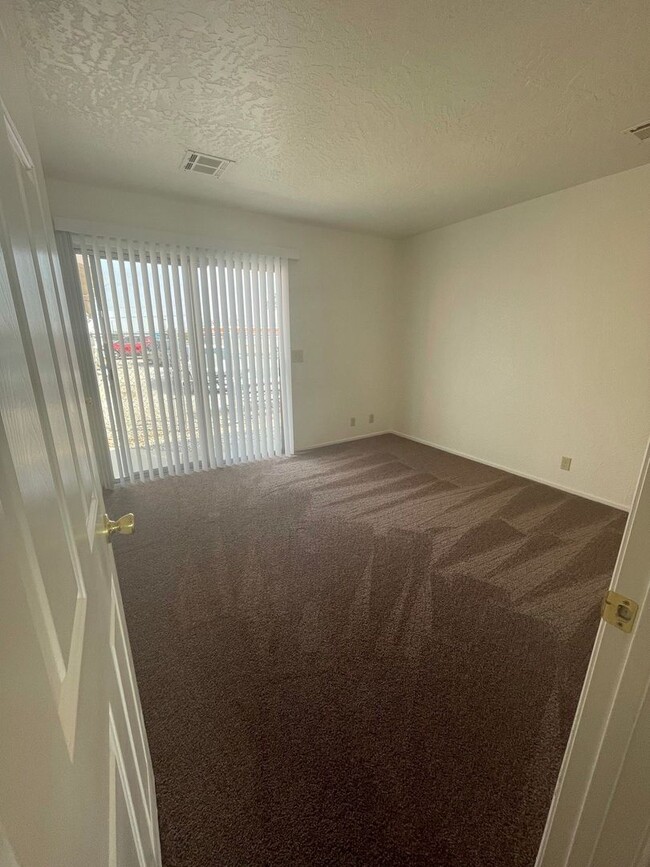 Foto del edificio - 15254 Sequoia St