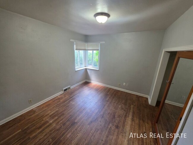 Building Photo - 2208 N 10th Ave