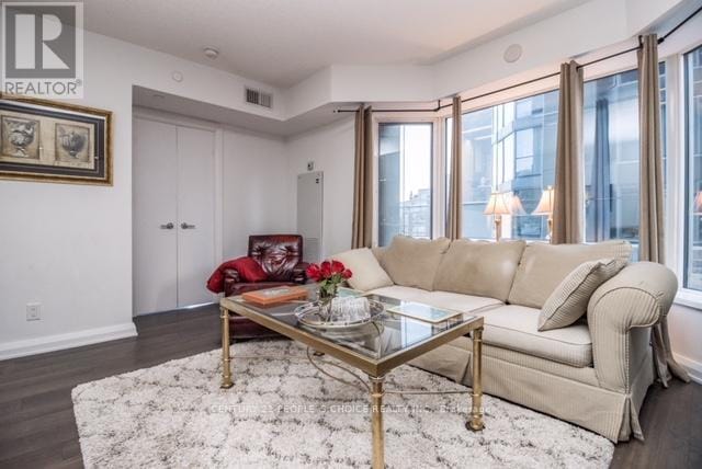 Building Photo - 155 Yorkville Ave