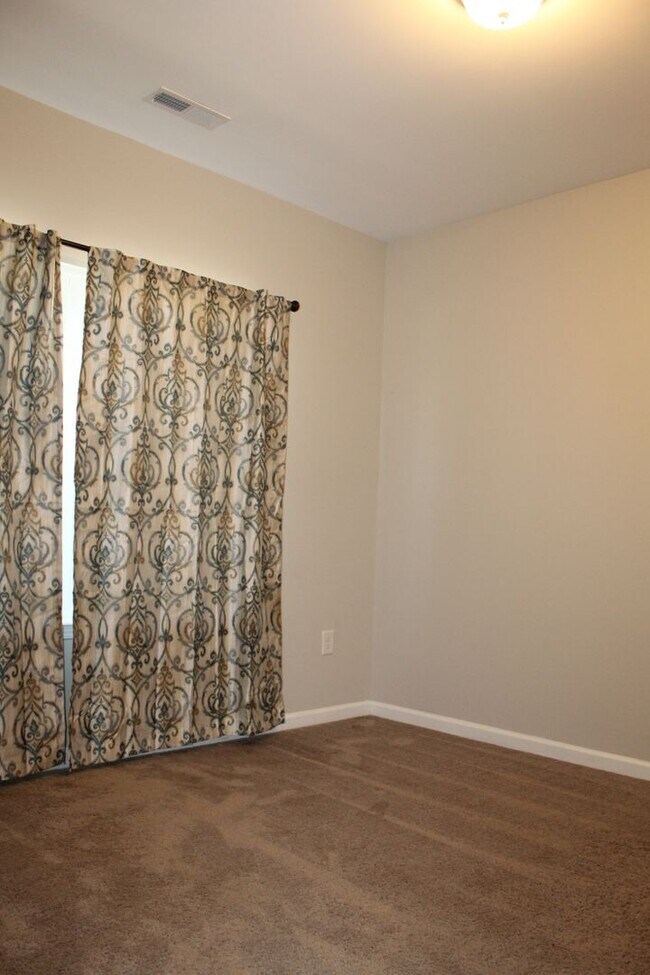 Foto del edificio - 321 Settlers Pointe Dr