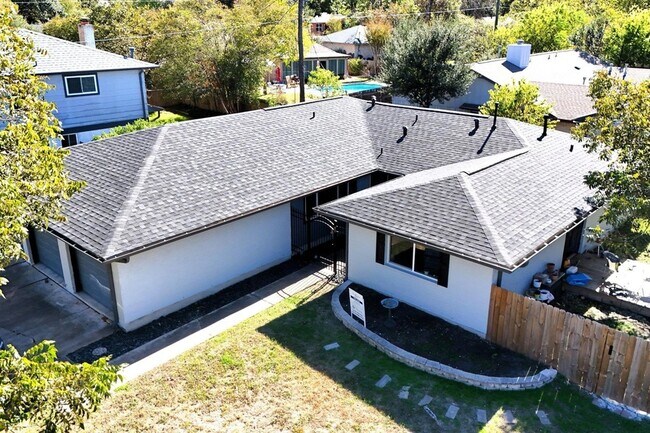 Foto del edificio - 1105 Inland Greens