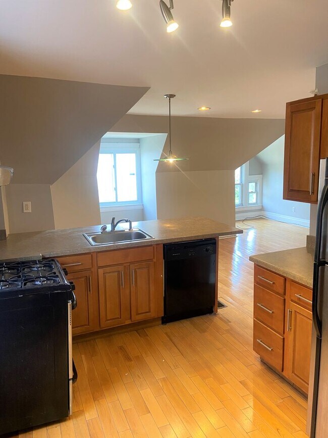 Foto del edificio - 5552 Avondale Pl