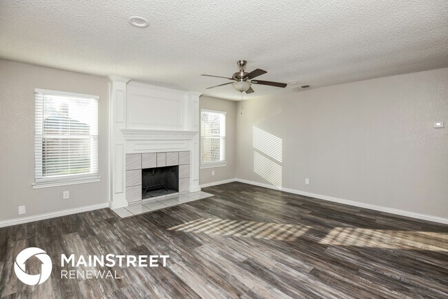 Foto del edificio - 3813 Clear Brook Cir