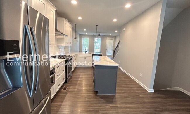 Building Photo - 764 Cady Way