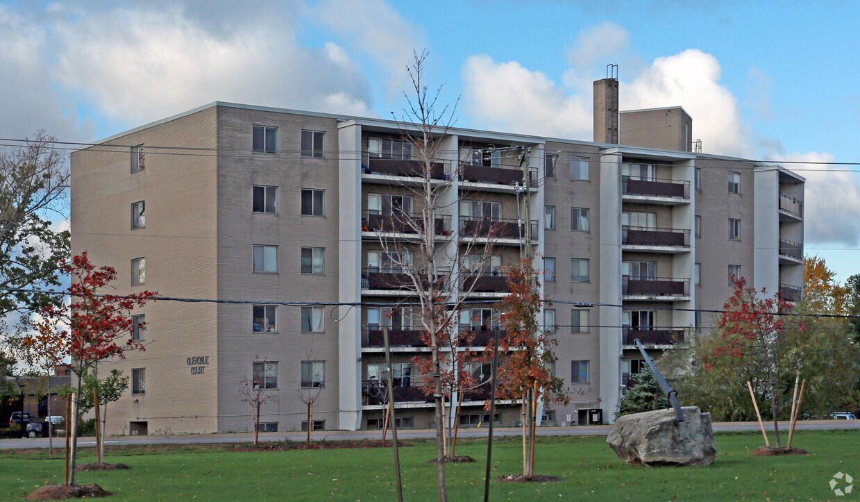 Photo du bâtiment - Glendale Court