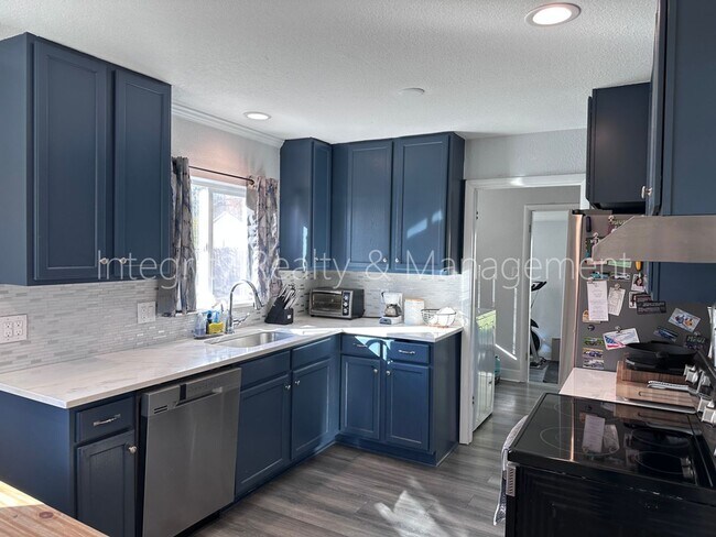 Foto del edificio - 901 S Alcott St