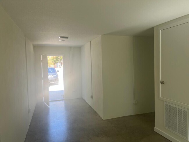 Foto del edificio - 2703 Ave G