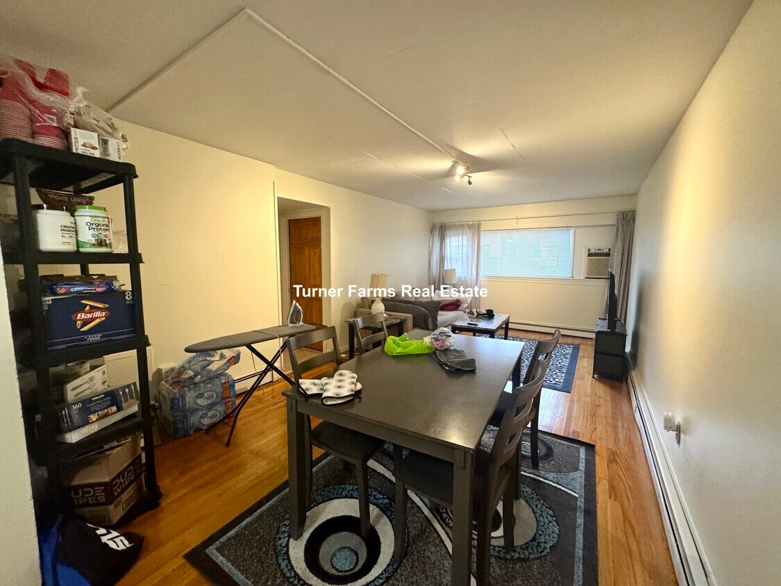Foto principal - 83 Trowbridge St