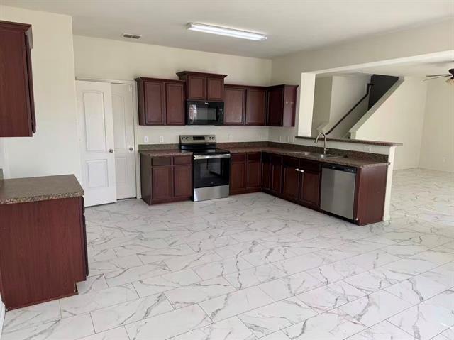 Building Photo - 1806 Douglas St