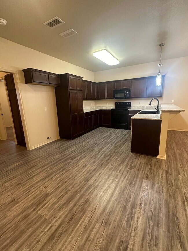 Foto del edificio - Spacious Townhome in South Lubbock