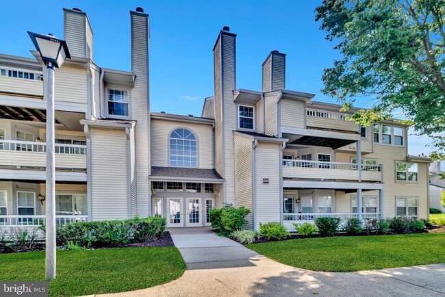Building Photo - 302 Trinity Ct