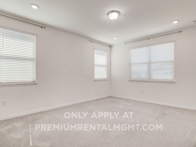 Foto del edificio - Four Bedroom Winter Garden Watermark Home!