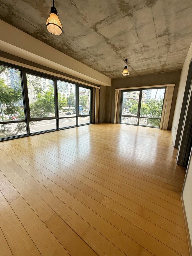 Building Photo - 2 Bed/2 Bath Condo at Aperture in Little I...