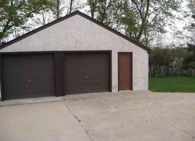 Garage and off street parking - 4422 W 36th St