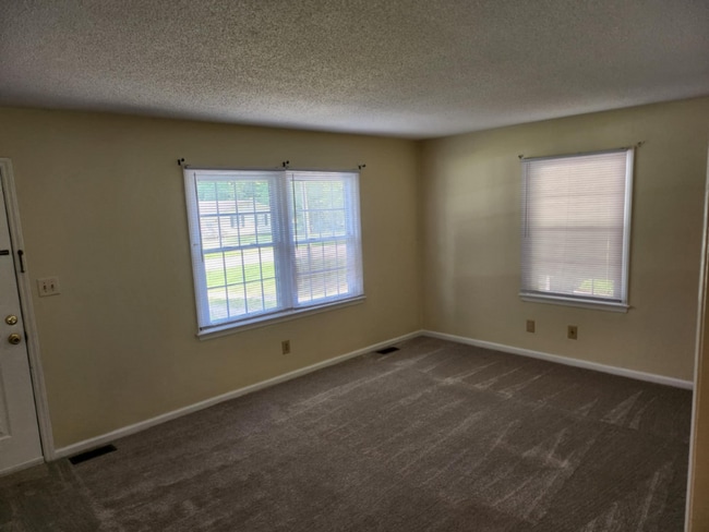 Foto del edificio - 5900 Neuse St