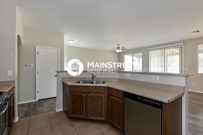 Foto del edificio - 3 Bedroom Pet-Friendly Home in TUCSON, AZ ...