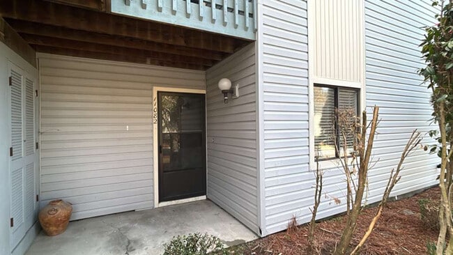 Building Photo - 11082 Harrowfield Rd