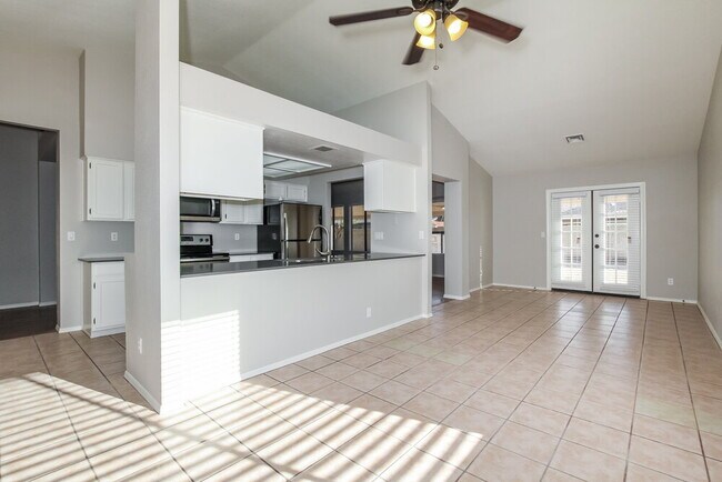 Foto del edificio - 5215 W Diana Ave