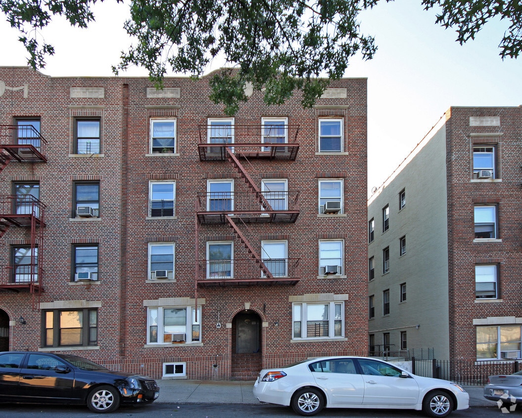 Primary Photo - 2163 27th St