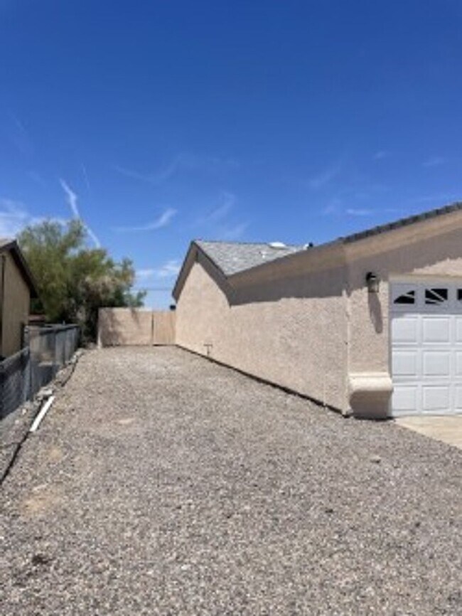 Building Photo - 191 Olive Ln