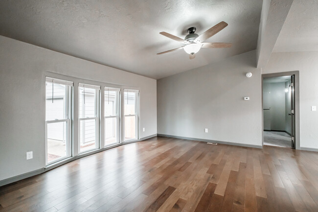 Building Photo - 2670 Sunmeadow Ct NE