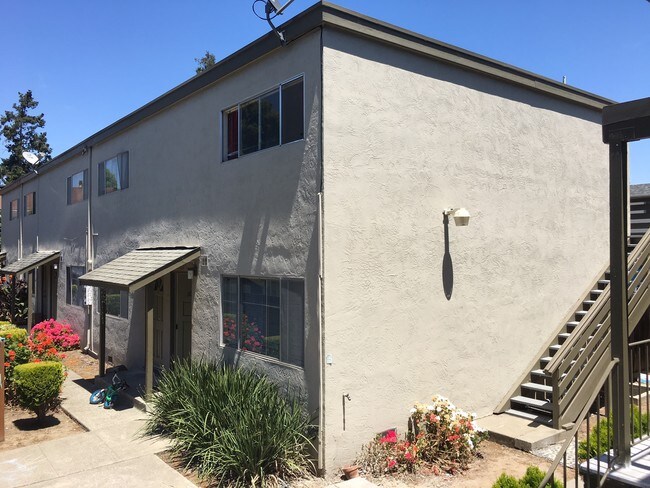 Building Photo - 3000 Nicol Ave