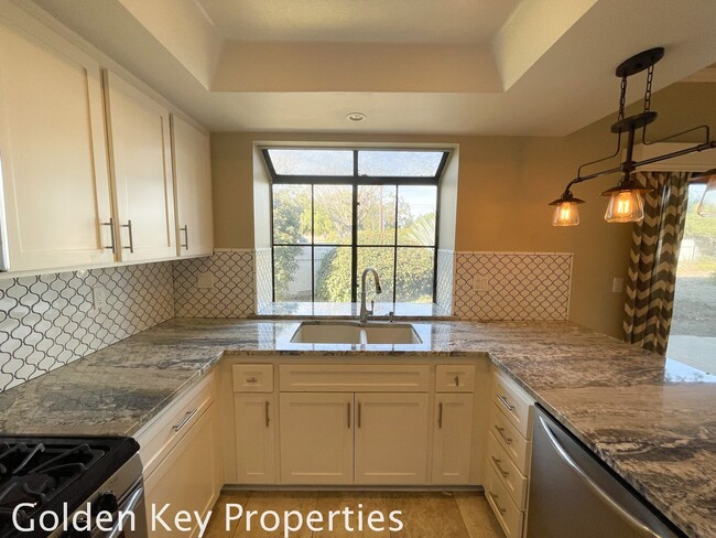 Building Photo - Ground Floor Condo in Paseo De La Costa!