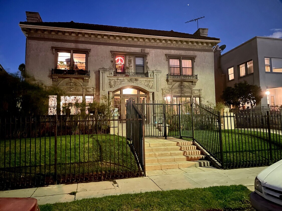 Primary Photo - 1250 4th Ave