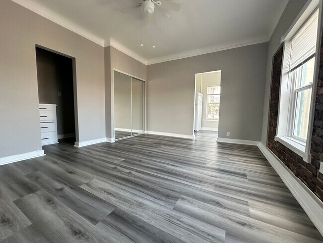 Foto del edificio - STUDIO $1545 LOS FELIZ HARDWOOD FLOORS EXP...