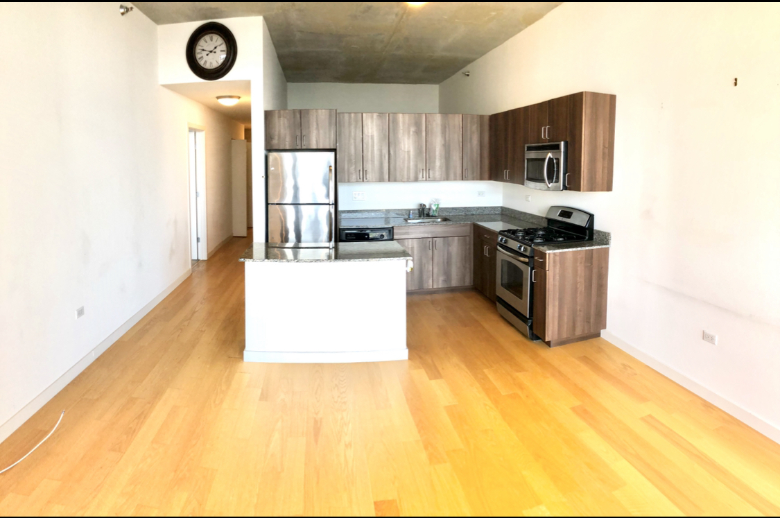Primary Photo - 235 W Van Buren St