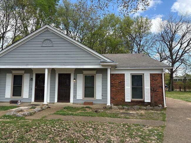 Foto del edificio - Freshly Transformed 3 bedroom home - Open To Section 8