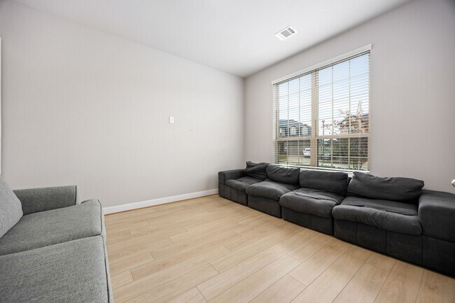 Foto del edificio - 17535 White Baneberry Dr