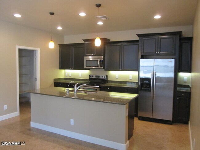 Foto del edificio - 3439 E Orchid Ln