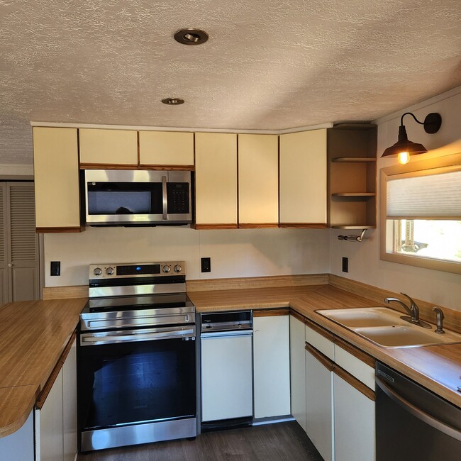 Photo - 1409 Old Wagon Rd House