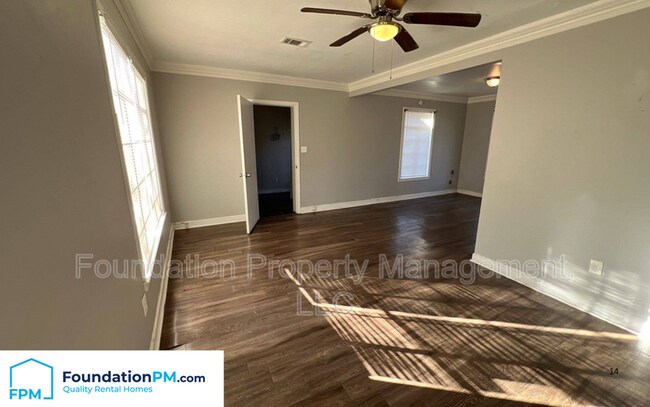 Foto del edificio - 1744 Warner Ave