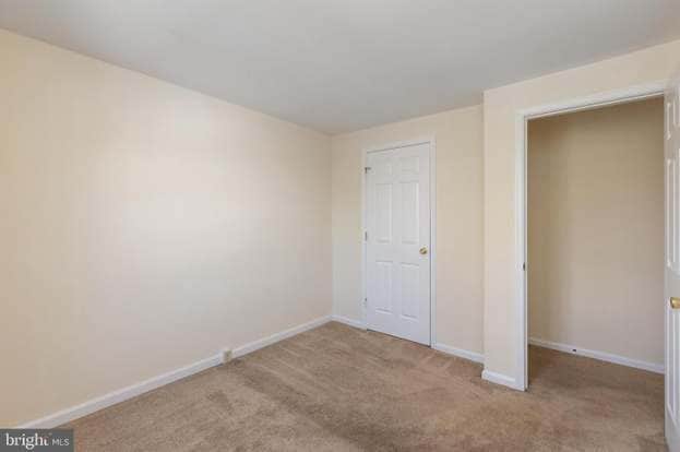 Foto del edificio - 8010 Harbor Pl