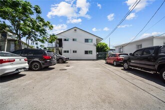 Building Photo - 2622 NW 24th St