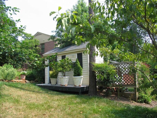 Building Photo - 1771 Old Brook Rd