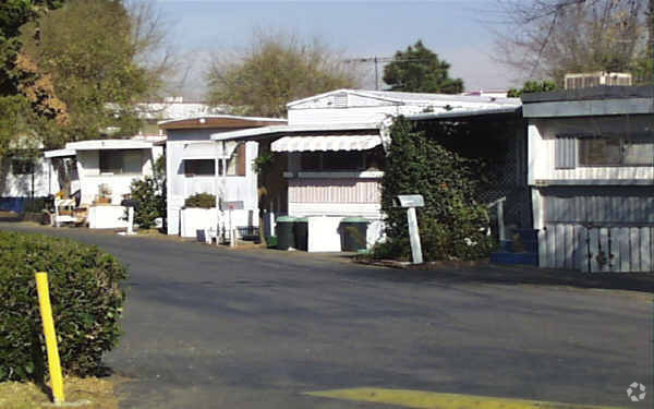 Primary Photo - Thunderbird Lodge Mobile Home Park