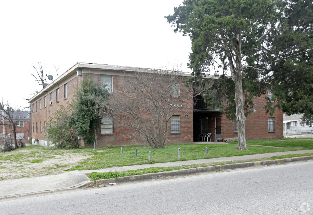 Primary Photo - Cedar View Apartments