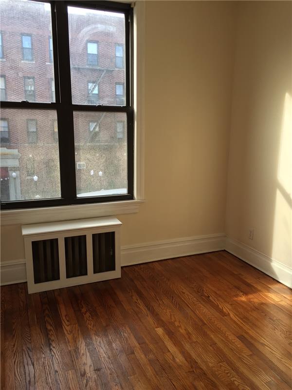 Foto del edificio - 9733 4th Ave