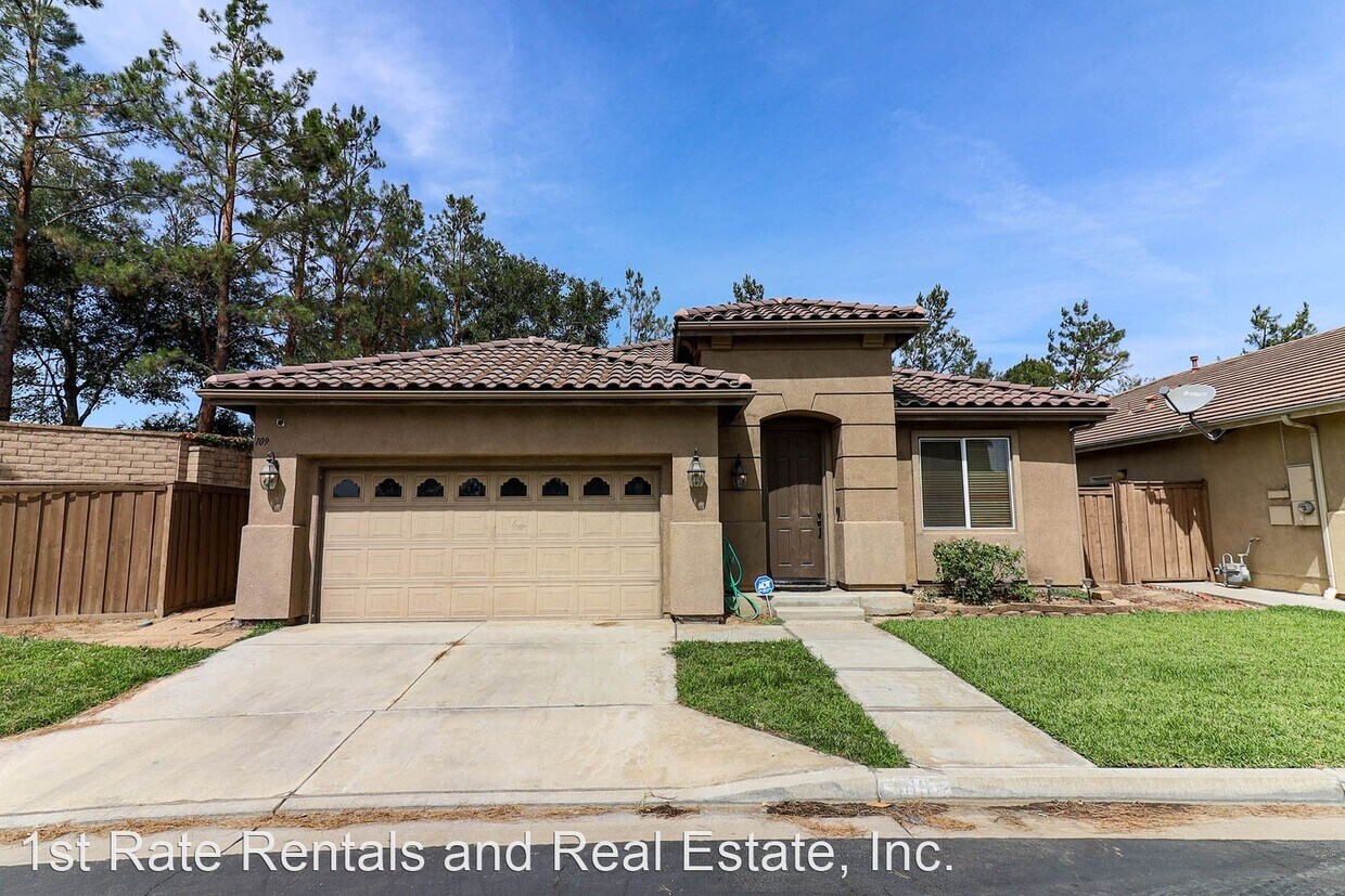 Primary Photo - 3 br, 2 bath House - 109 Estancia Way