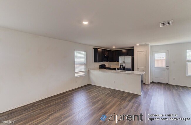 Building Photo - 3 br, 2 bath House - 3942 Surrey Drive, Cr...