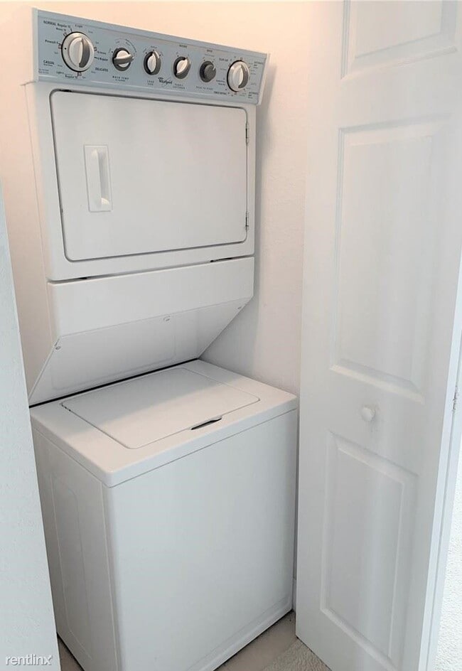 Building Photo - 2 br, 2 bath Condo - 2091 Renaissance Blvd...