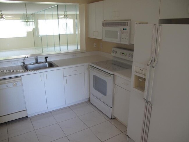 Building Photo - 9511 Weldon Cir