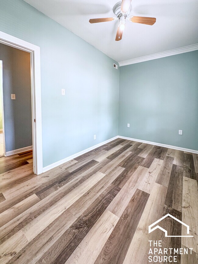 Building Photo - 1102 N Central Ave