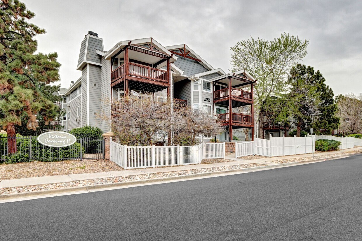 Foto principal - 2 bed 1 bath Condo in Victoria Crossing II