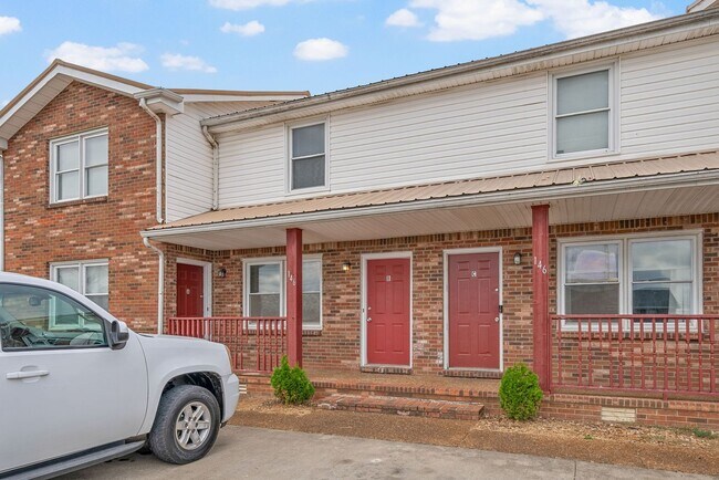 Foto del edificio - End Unit Ready for You to Call Home